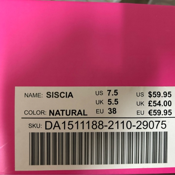 Just fab red shoes, elegant and chic - Picture 5 of 5